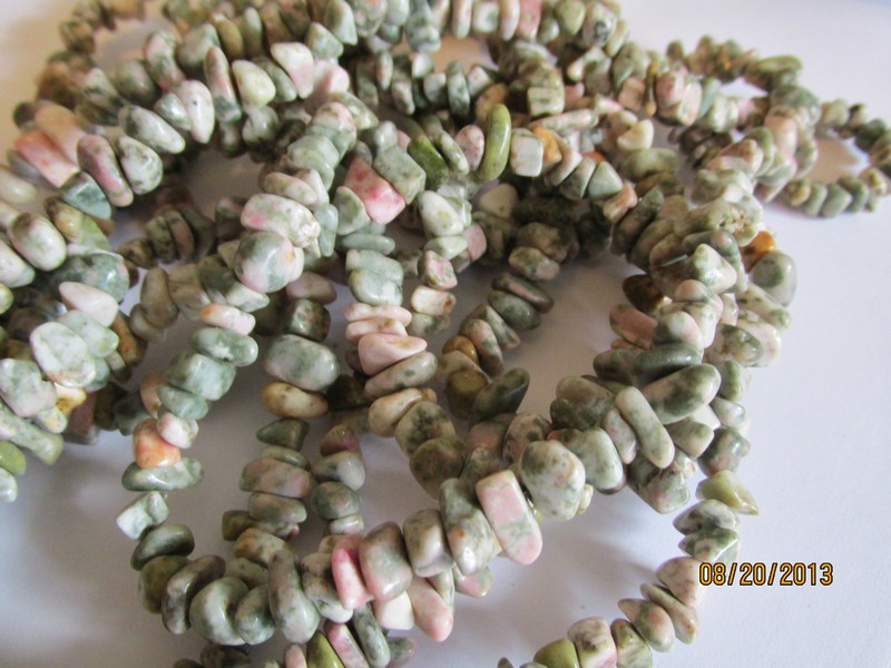 (image for) Green mix chip beads #1149A